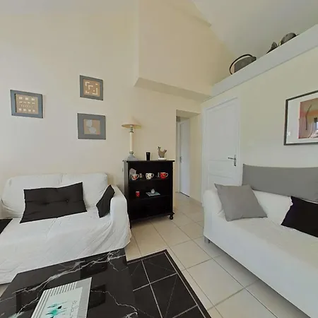 Charmante Maison A 250m De La Avec Jardin, Terrasse Ensoleillee Et Garage A Velo, - Fr-1-224b-161