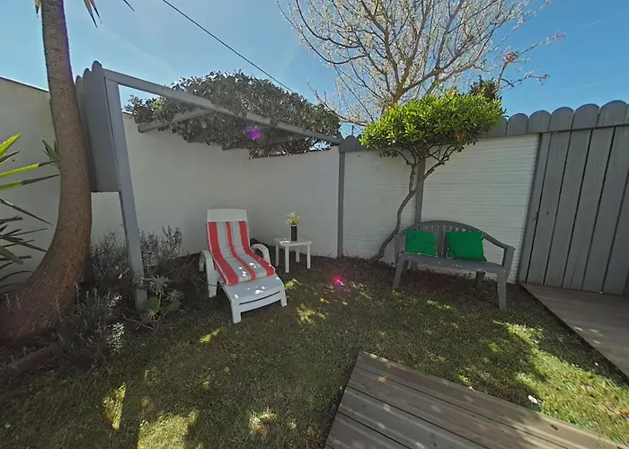 Charmante Maison A 250m De La Avec Jardin, Terrasse Ensoleillee Et Garage A Velo, - Fr-1-224b-161 بيت للعطل